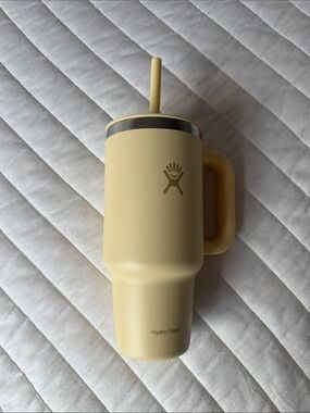 Metal Cup Size 32 butter yellow